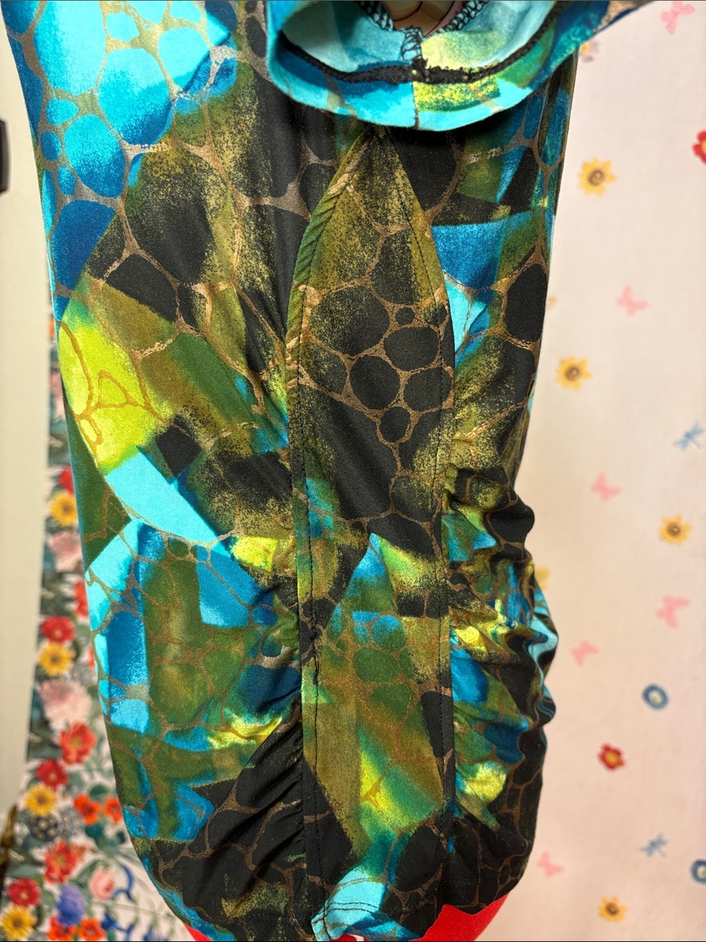 Peter Nygard - Turquoise and Green Abstract Water-Effect Short-Sleeve Top Size M - Picture 6 of 12